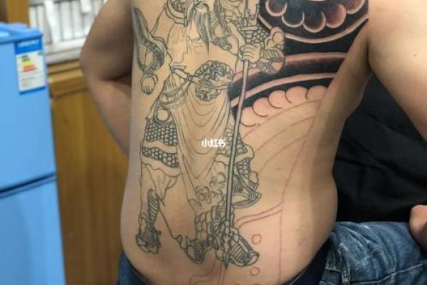什么星座适合纹关公纹身